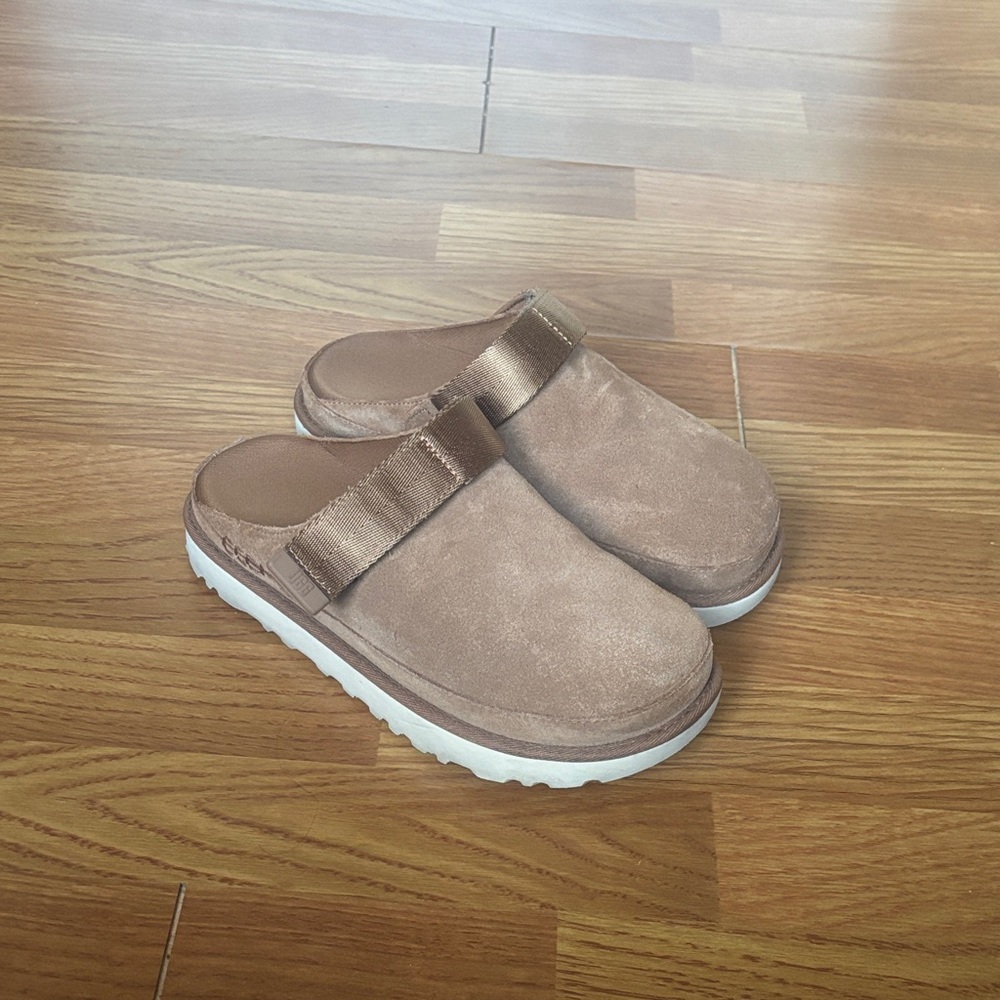UGG Goldenstar Clog